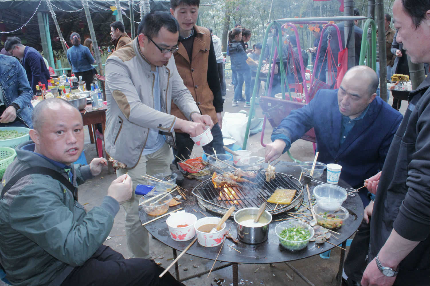 公司集体户外野炊活动